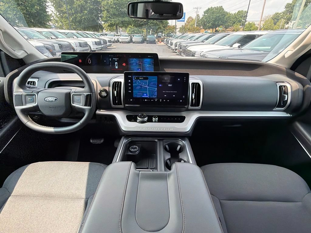 Used 2025 Ford Expedition Active AWD/4WD image 30