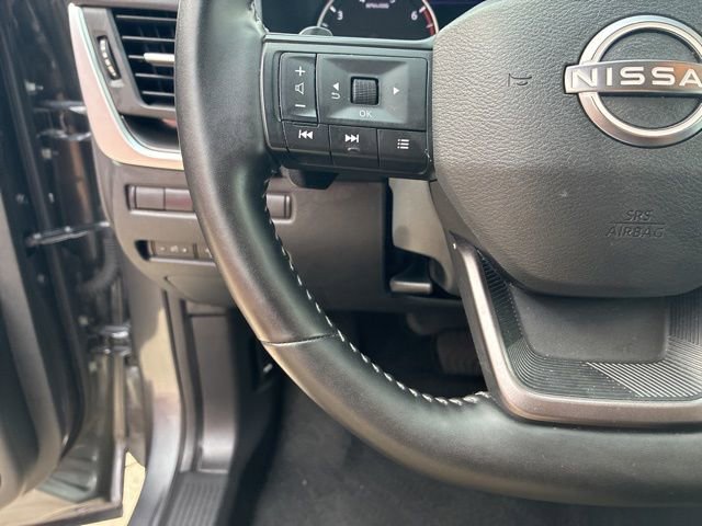 Used 2025 Nissan Rogue SV image 22