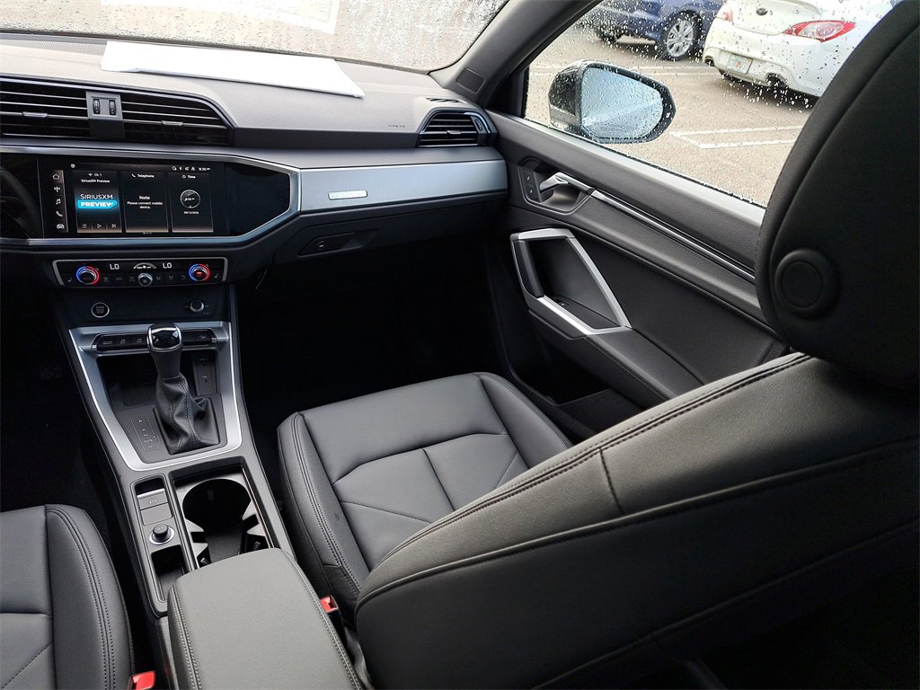 New 2025 Audi Q3 2.0T Premium image 25