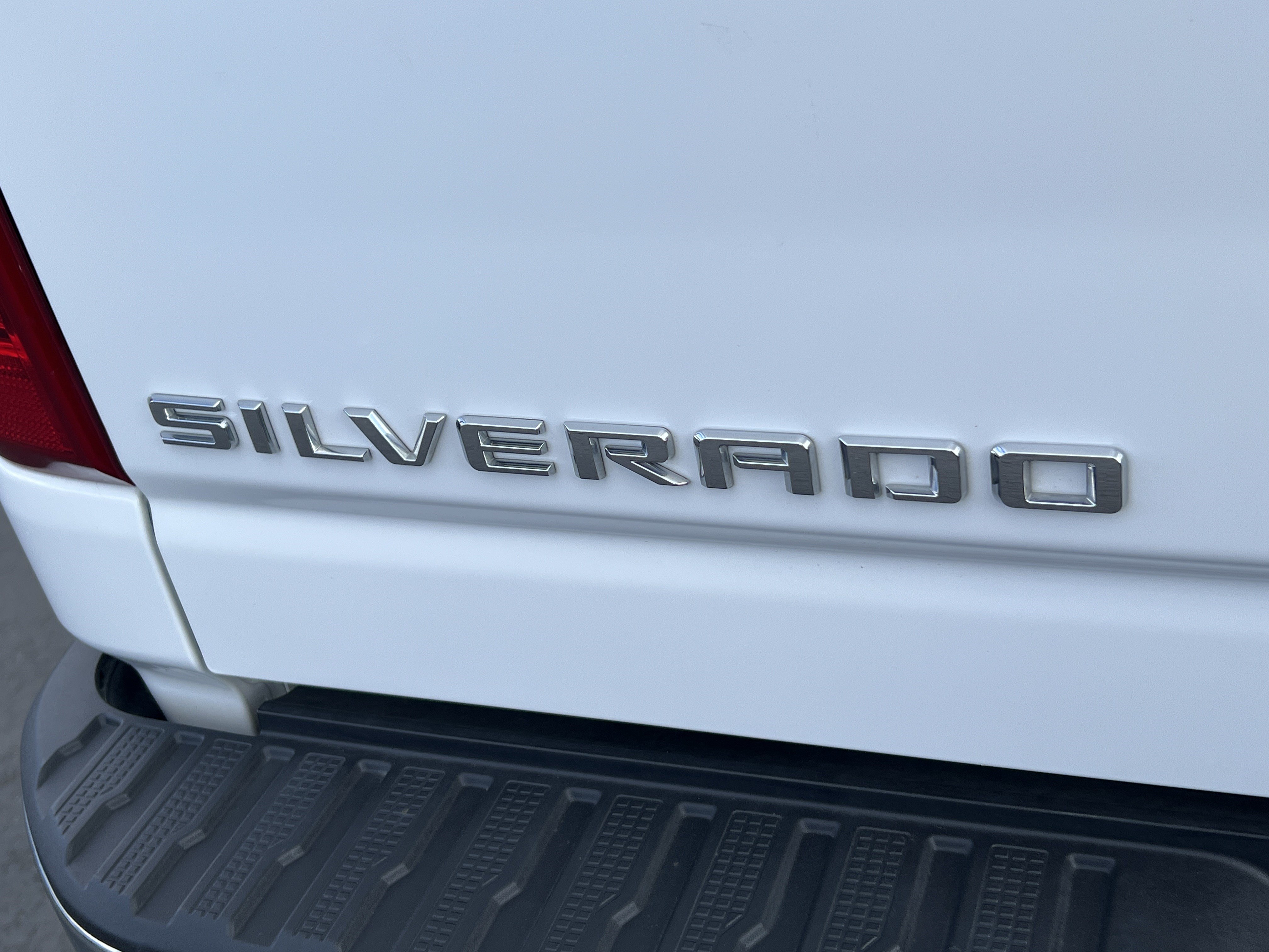 Used 2025 Chevrolet Silverado 2500 LT w/ Convenience Package AWD/4WD image 9