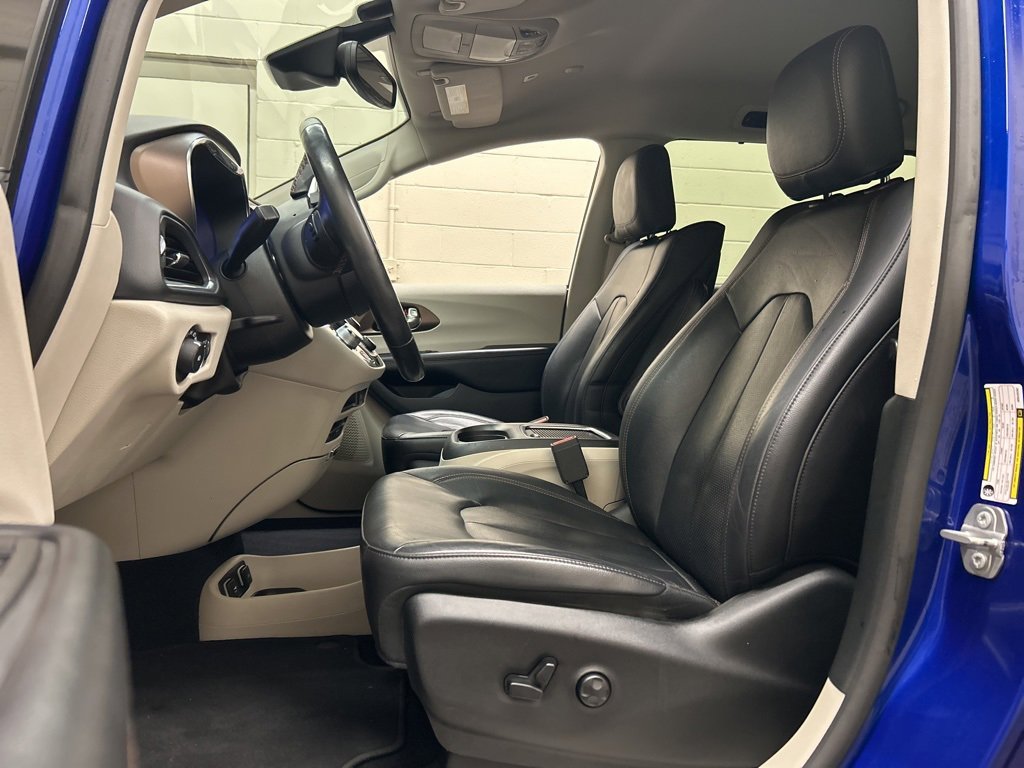 Used 2019 Chrysler Pacifica Touring-L Plus w/ Advanced Safetytec Group image 7