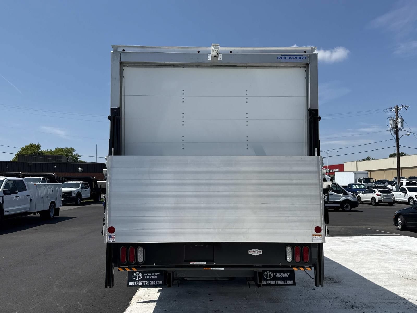 New 2027 Ford E-450 and Econoline 450 Super Duty w/ Power Equipment Group RWD image 4