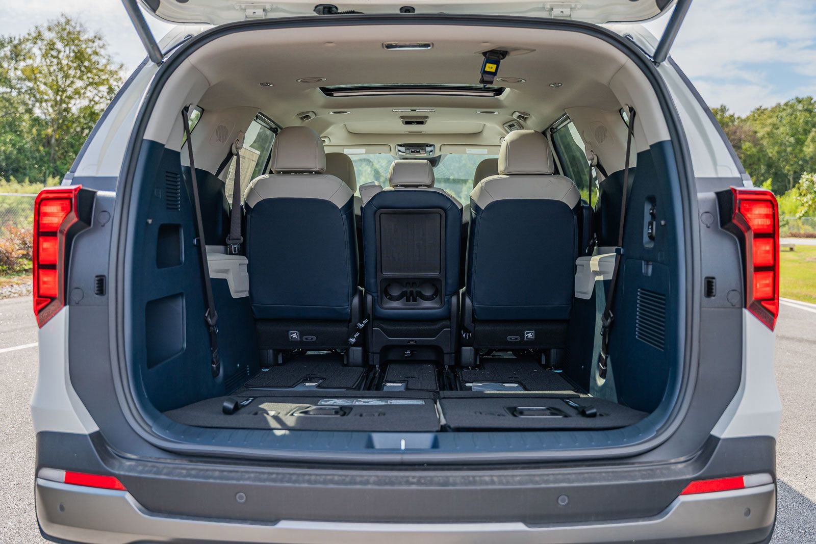 New 2026 Kia Carnival SX w/ SX Dark Edition Package image 11