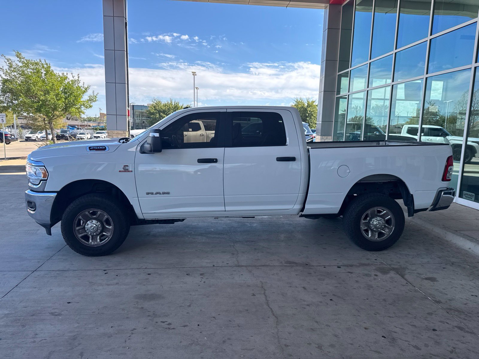 Used 2023 RAM 2500 Big Horn w/ Level 1 Equipment Group AWD/4WD image 31