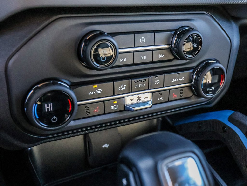 Used 2024 Ford Bronco Black Diamond image 30