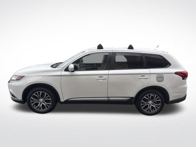 Used 2016 Mitsubishi Outlander SE FWD image 2