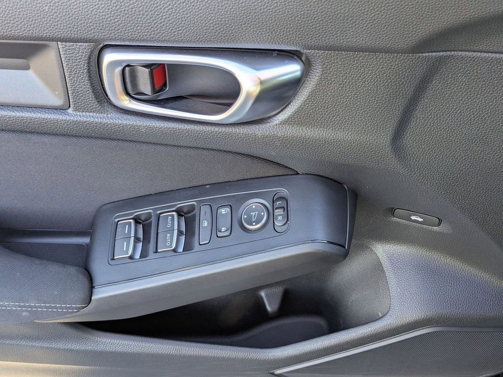 Certified 2025 Honda Civic LX image 5
