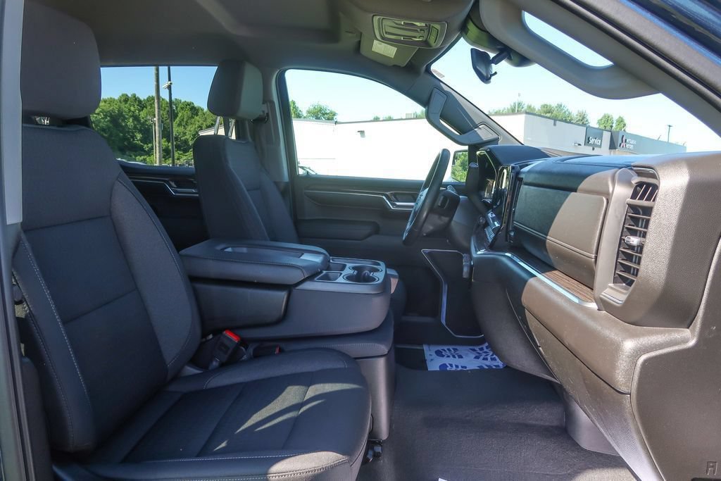 Used 2023 Chevrolet Silverado 1500 LT w/ Protection Package AWD/4WD image 18