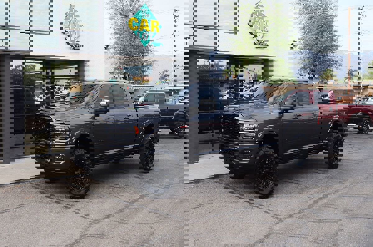 Used 2024 RAM 2500 Limited image 3