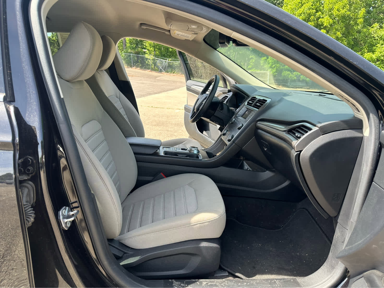 Used 2020 Ford Fusion S FWD image 18