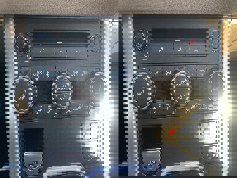 Used 2015 Land Rover Range Rover Evoque Pure Plus image 14