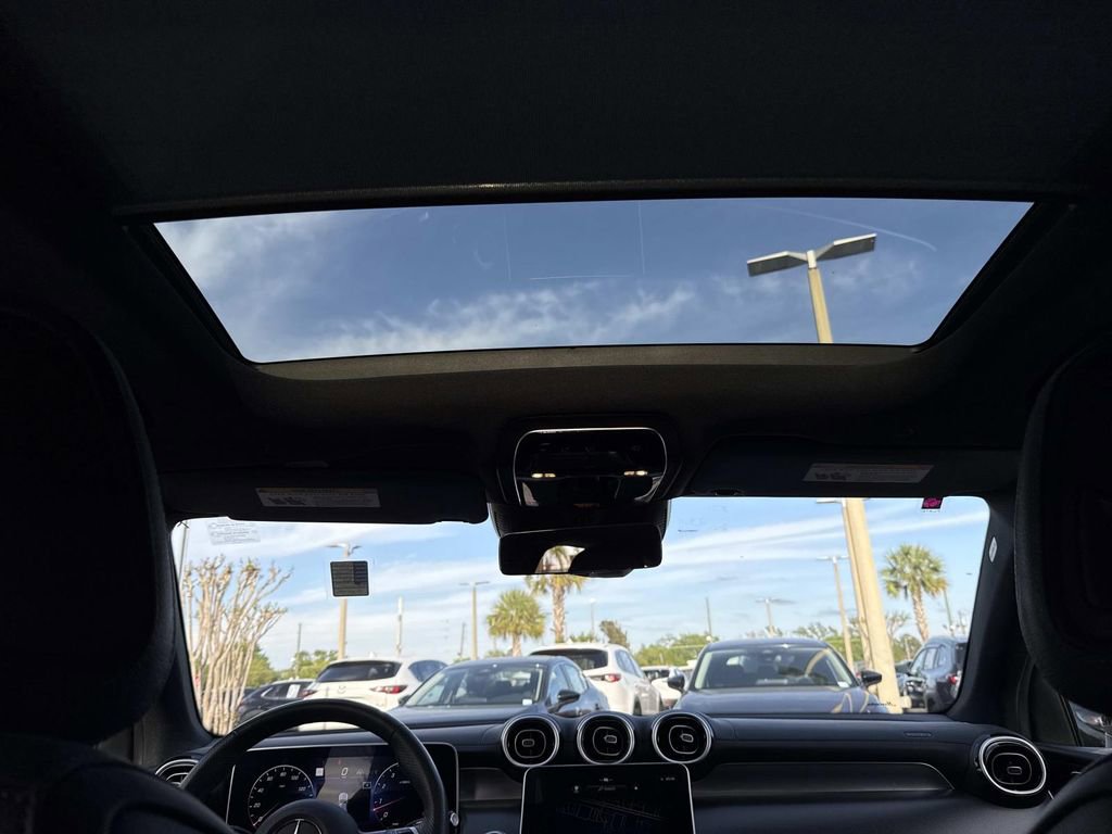 Used 2024 Mercedes-Benz GLC 300 4MATIC image 21