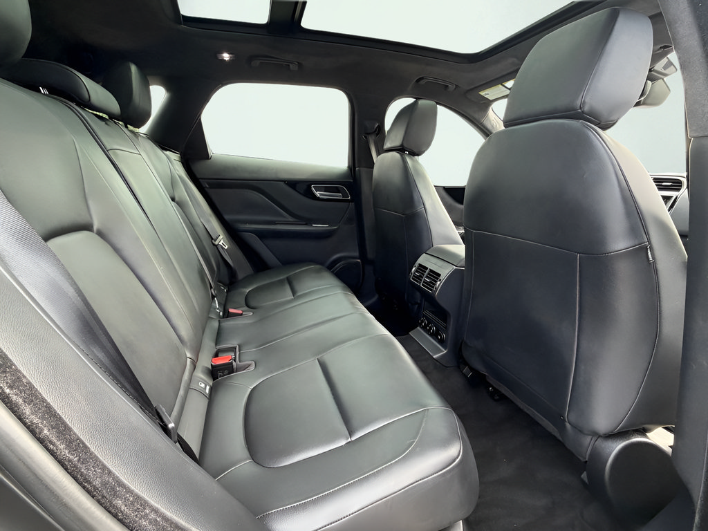Used 2020 Jaguar F-PACE Premium AWD/4WD image 24