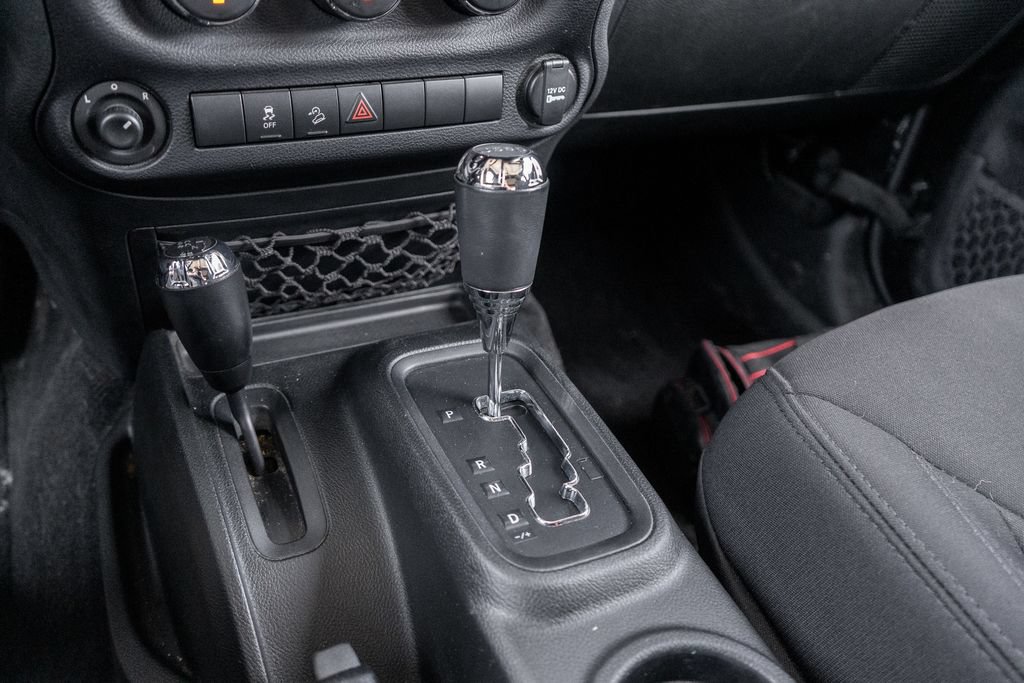 Used 2018 Jeep Wrangler Unlimited Sport S AWD/4WD image 23