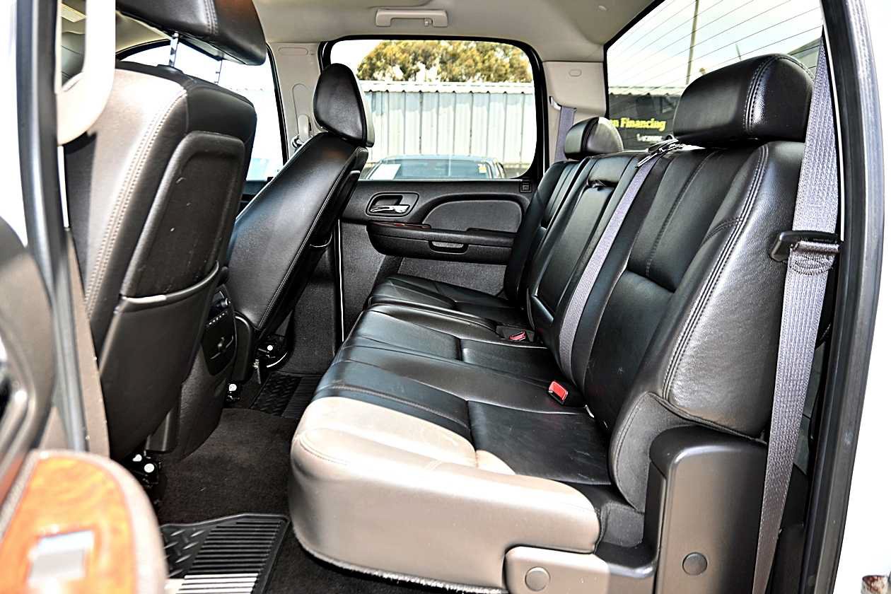 Used 2009 Chevrolet Silverado 2500 LTZ AWD/4WD image 12
