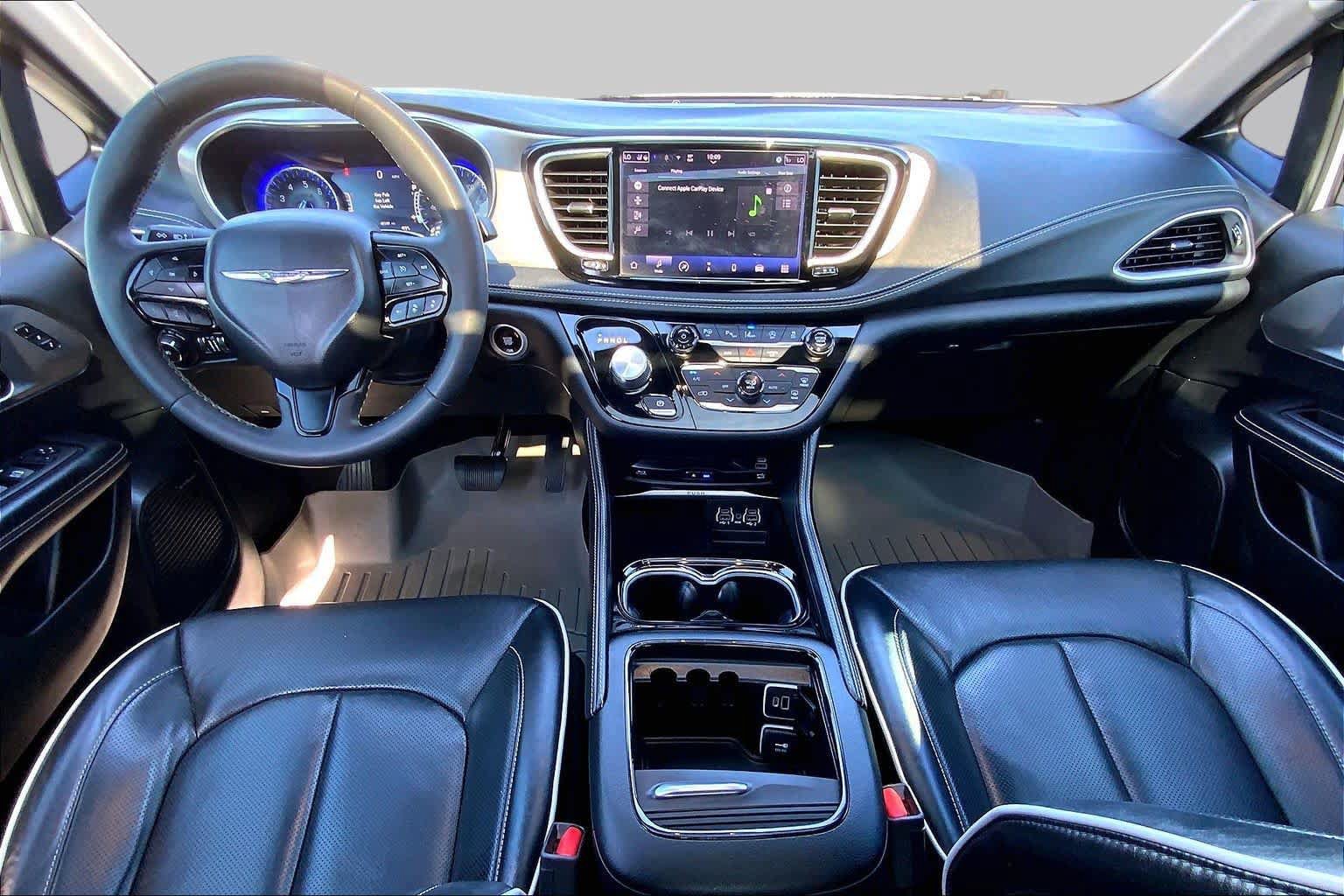 Used 2022 Chrysler Pacifica Limited w/ Uconnect Theater Family Group AWD/4WD image 14