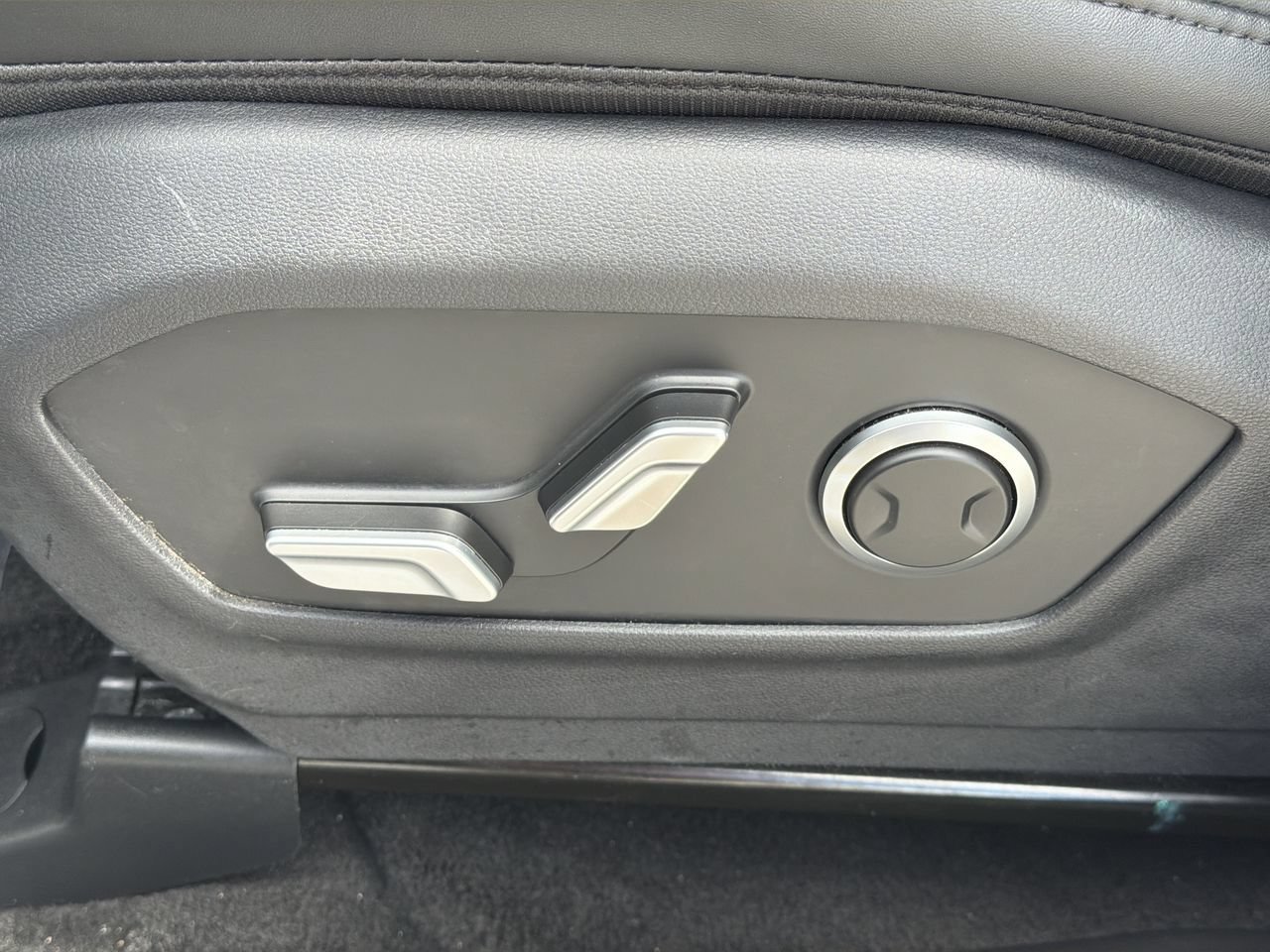 Used 2025 Hyundai Santa Fe SEL FWD image 21