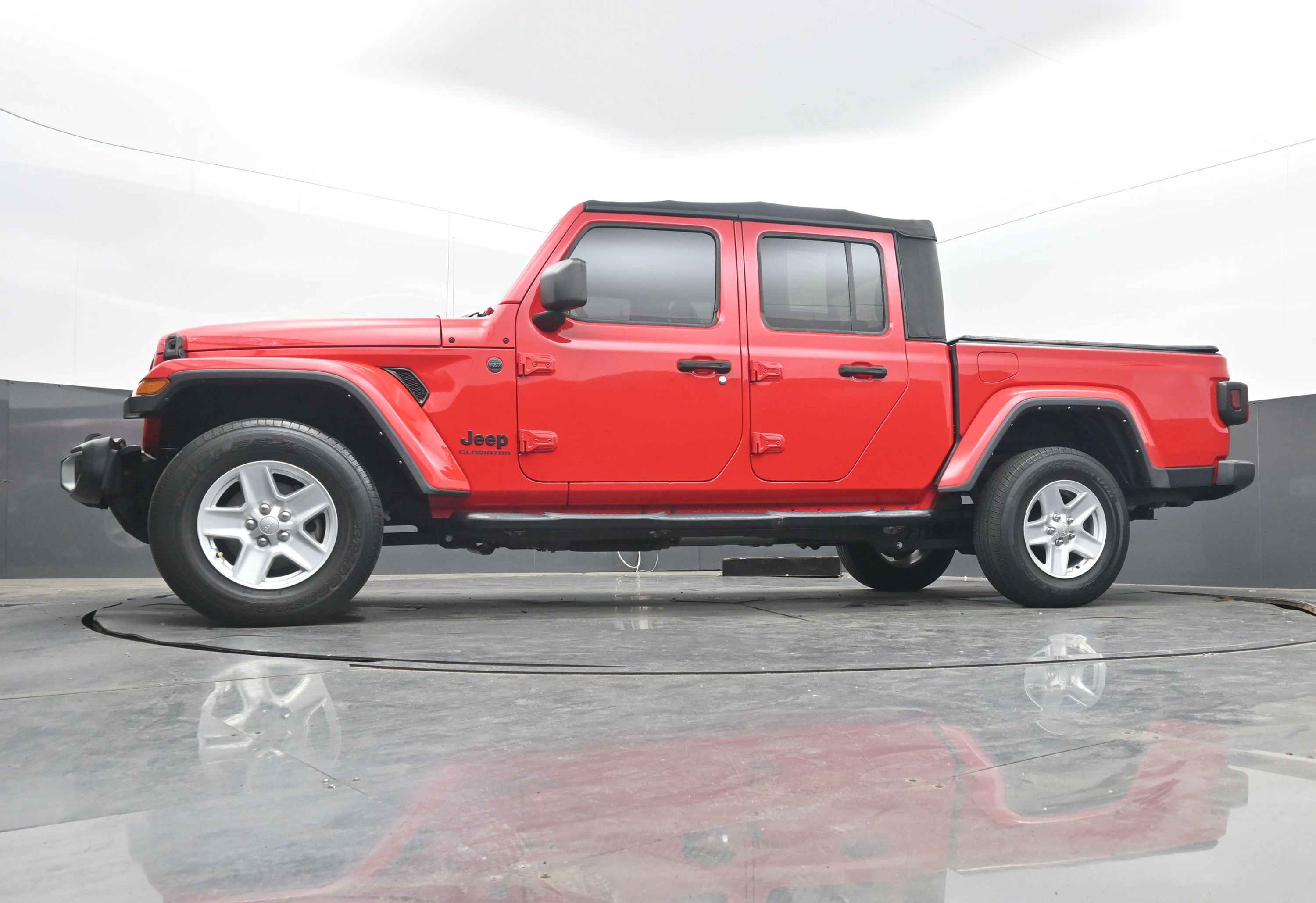 Used 2022 Jeep Gladiator Sport image 23