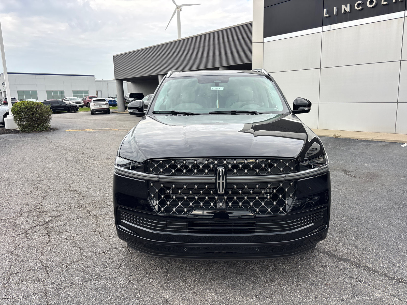 New 2027 Lincoln Navigator Black Label AWD/4WD image 2