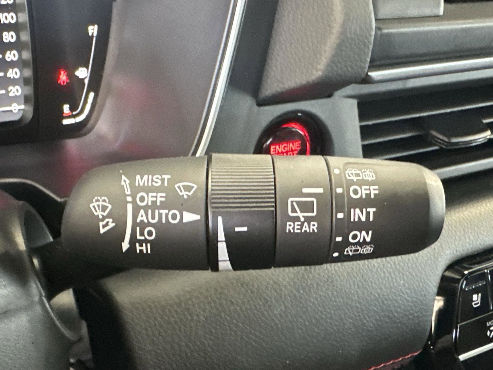 Certified 2025 Honda Pilot Black Edition image 12