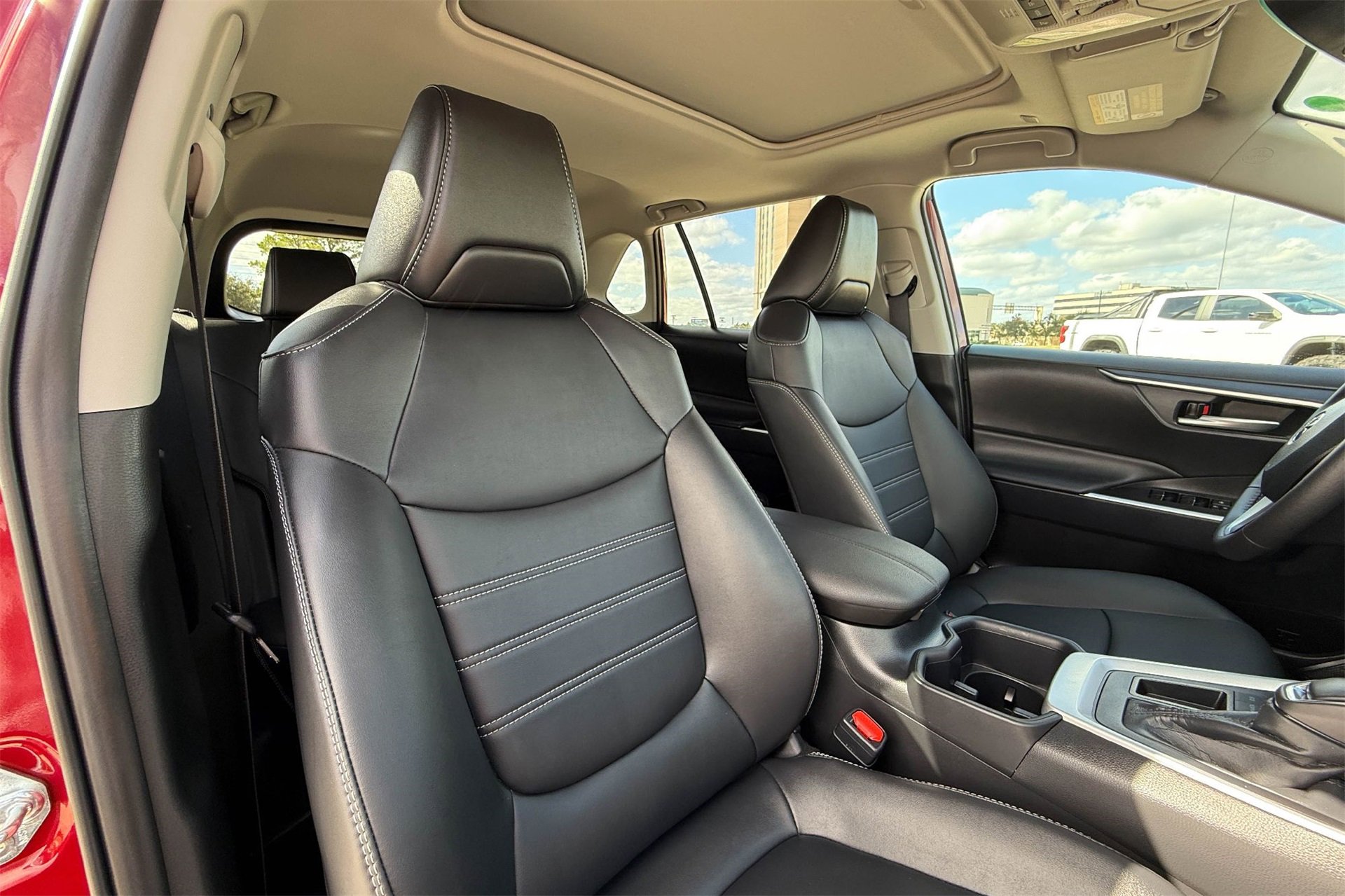 Used 2025 Toyota RAV4 XLE Premium image 14