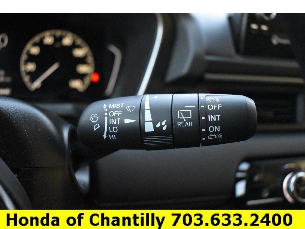 Used 2025 Honda Pilot Touring image 11