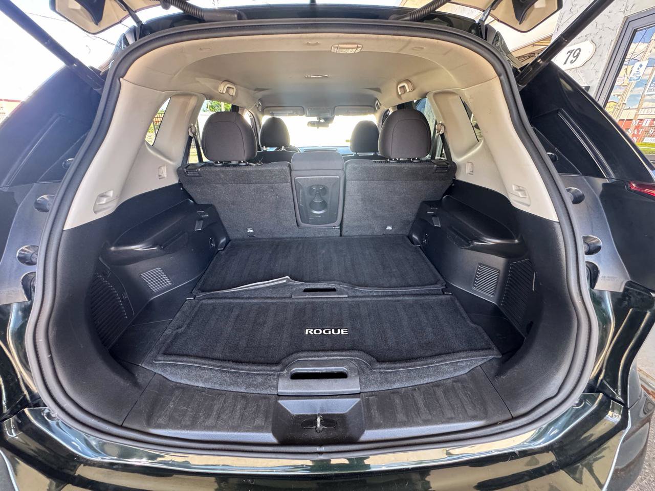 Used 2020 Nissan Rogue SV FWD image 9