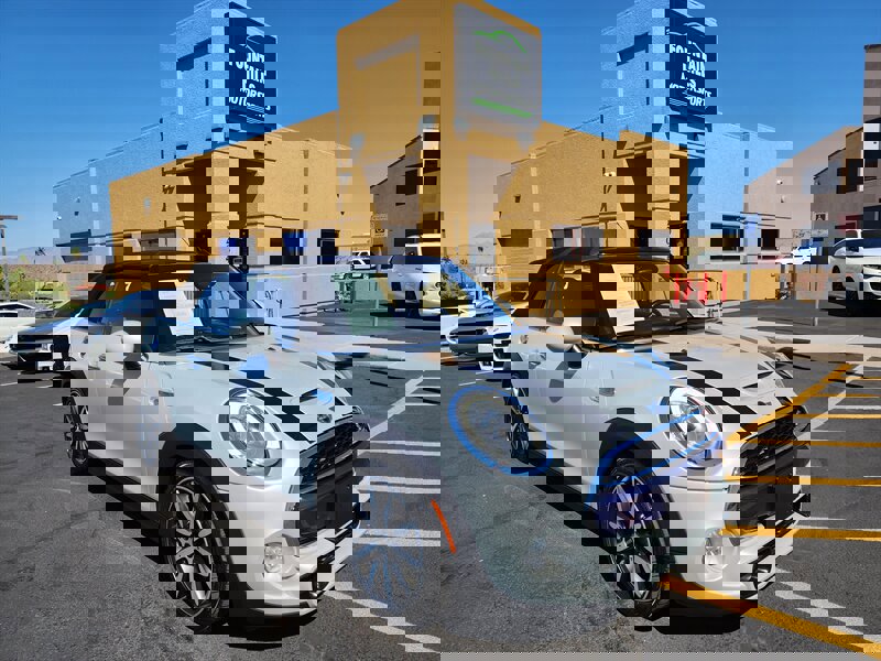 Used 2016 MINI Cooper S image 1