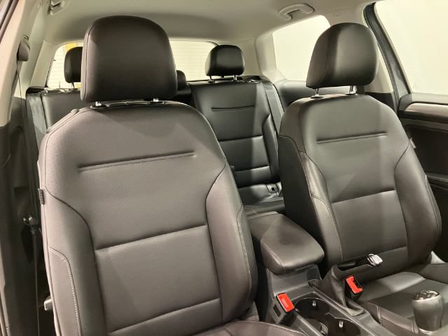 Used 2015 Volkswagen Golf S FWD image 46