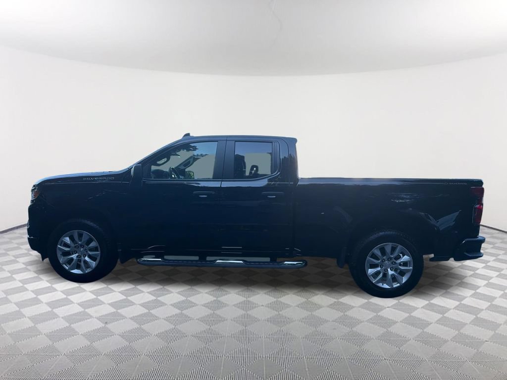 Used 2025 Chevrolet Silverado 1500 Custom RWD image 8