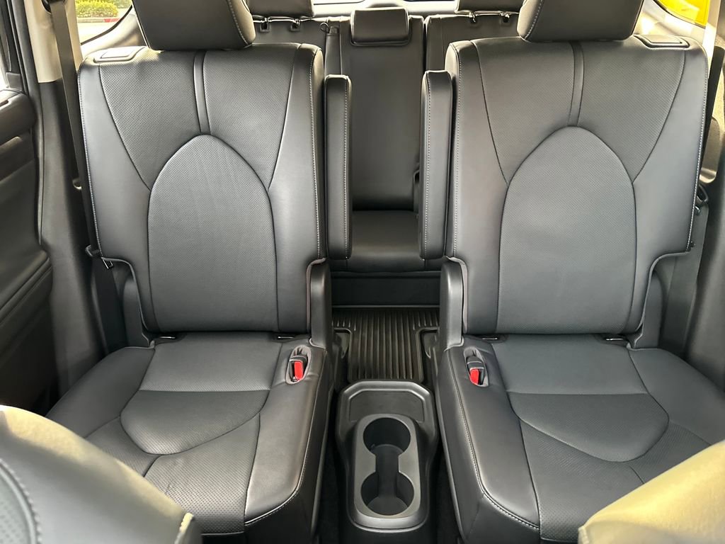 Used 2023 Toyota Highlander Limited image 26
