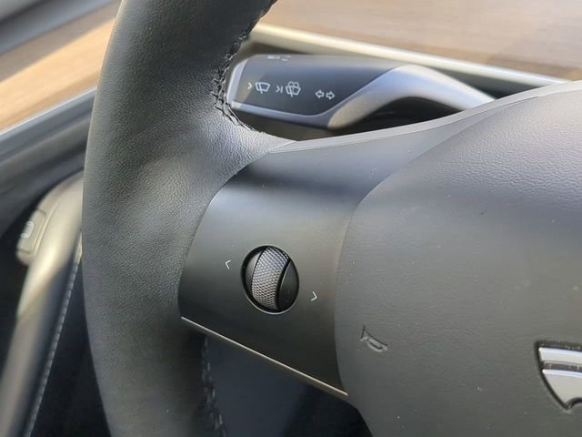 Used 2024 Tesla Model Y Long Range image 29