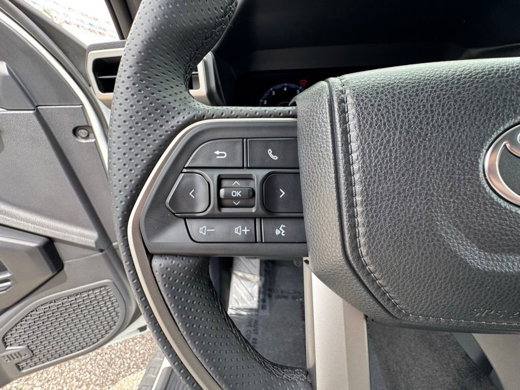 Used 2025 Toyota 4Runner 4WD image 23