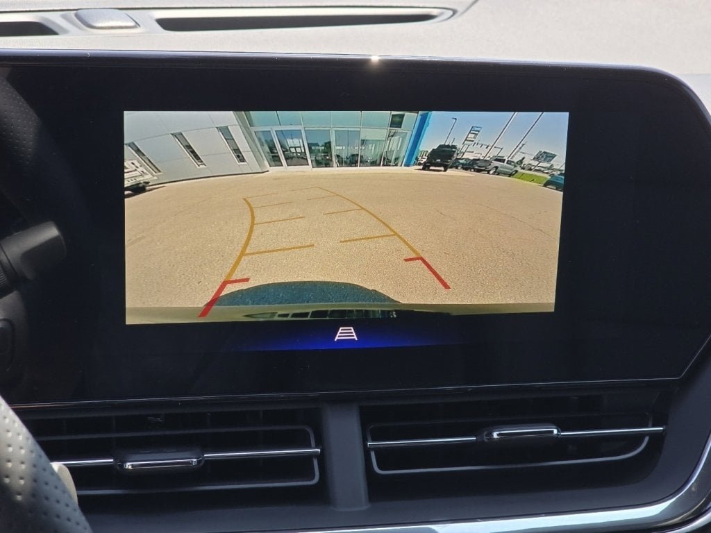 New 2026 Chevrolet Trax RS w/ Sunroof Package FWD image 5