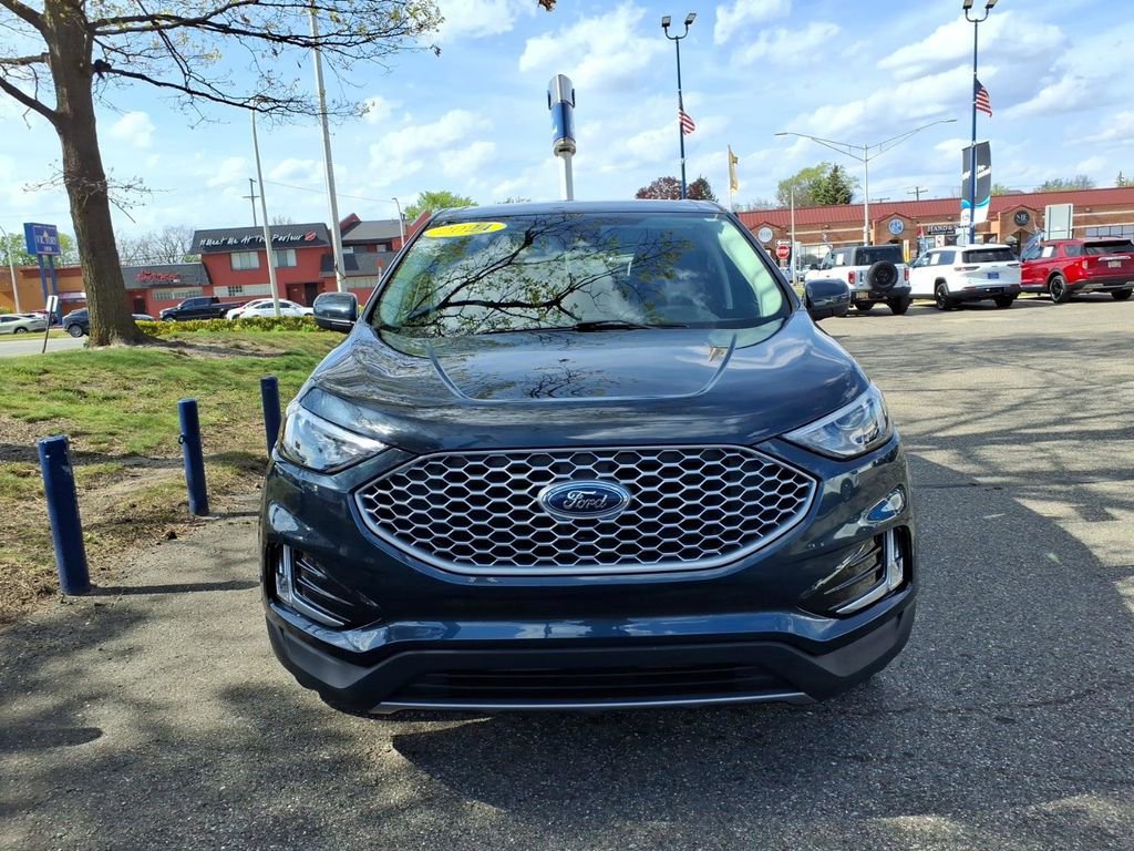 Certified 2024 Ford Edge SEL w/ Convenience Package AWD/4WD image 2