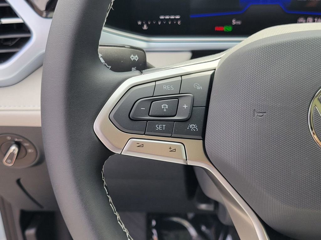 New 2025 Volkswagen Taos SE image 12