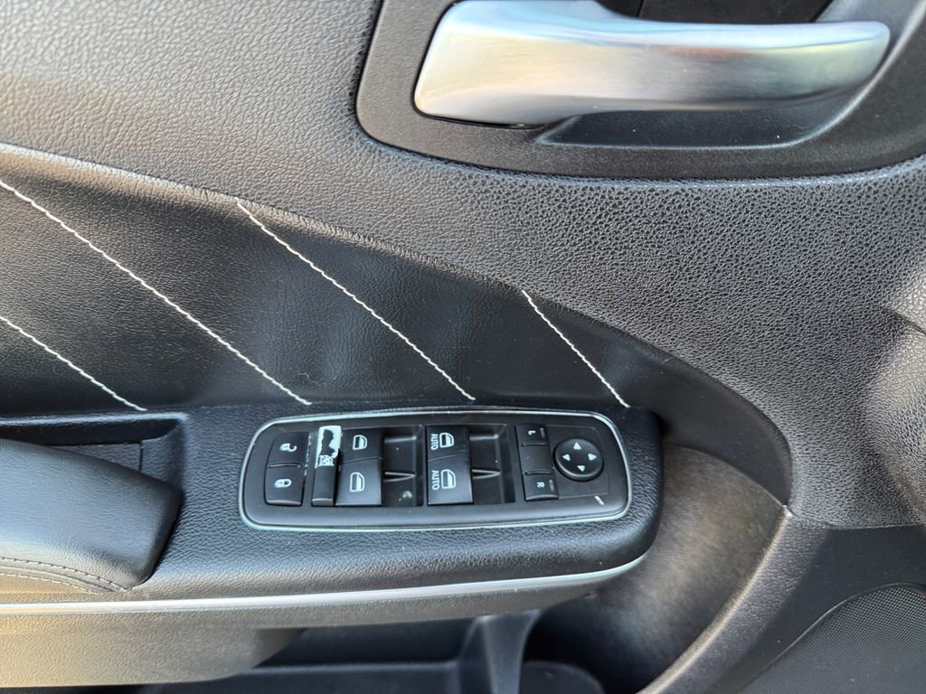 Used 2015 Dodge Charger R/T image 11
