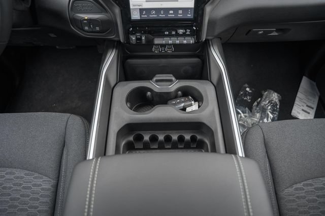 New 2026 RAM 3500 Big Horn AWD/4WD image 40