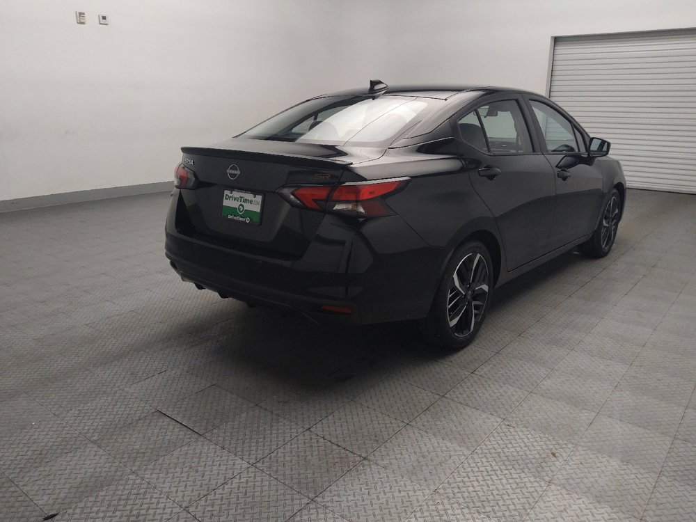 Used 2024 Nissan Versa SR FWD image 9