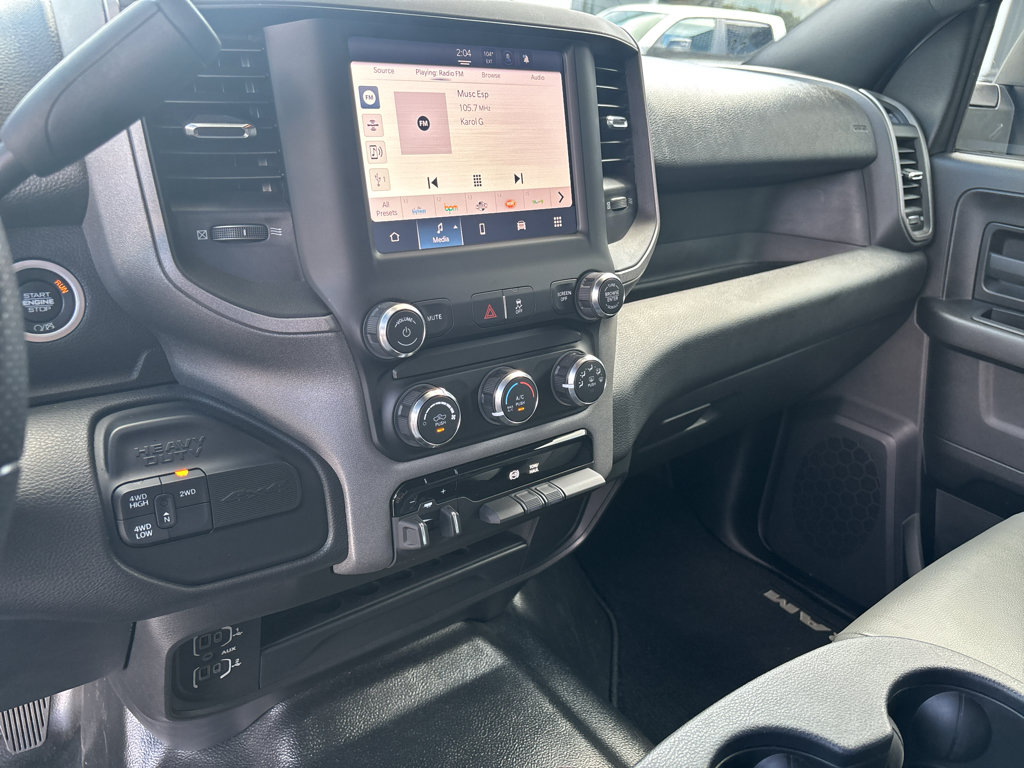Used 2024 RAM 3500 Tradesman w/ Chrome Appearance Group AWD/4WD image 17