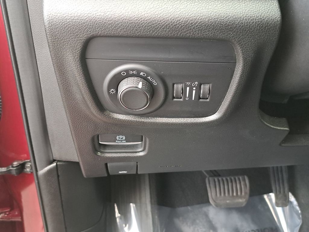 Certified 2023 Jeep Grand Cherokee L Laredo AWD/4WD image 29