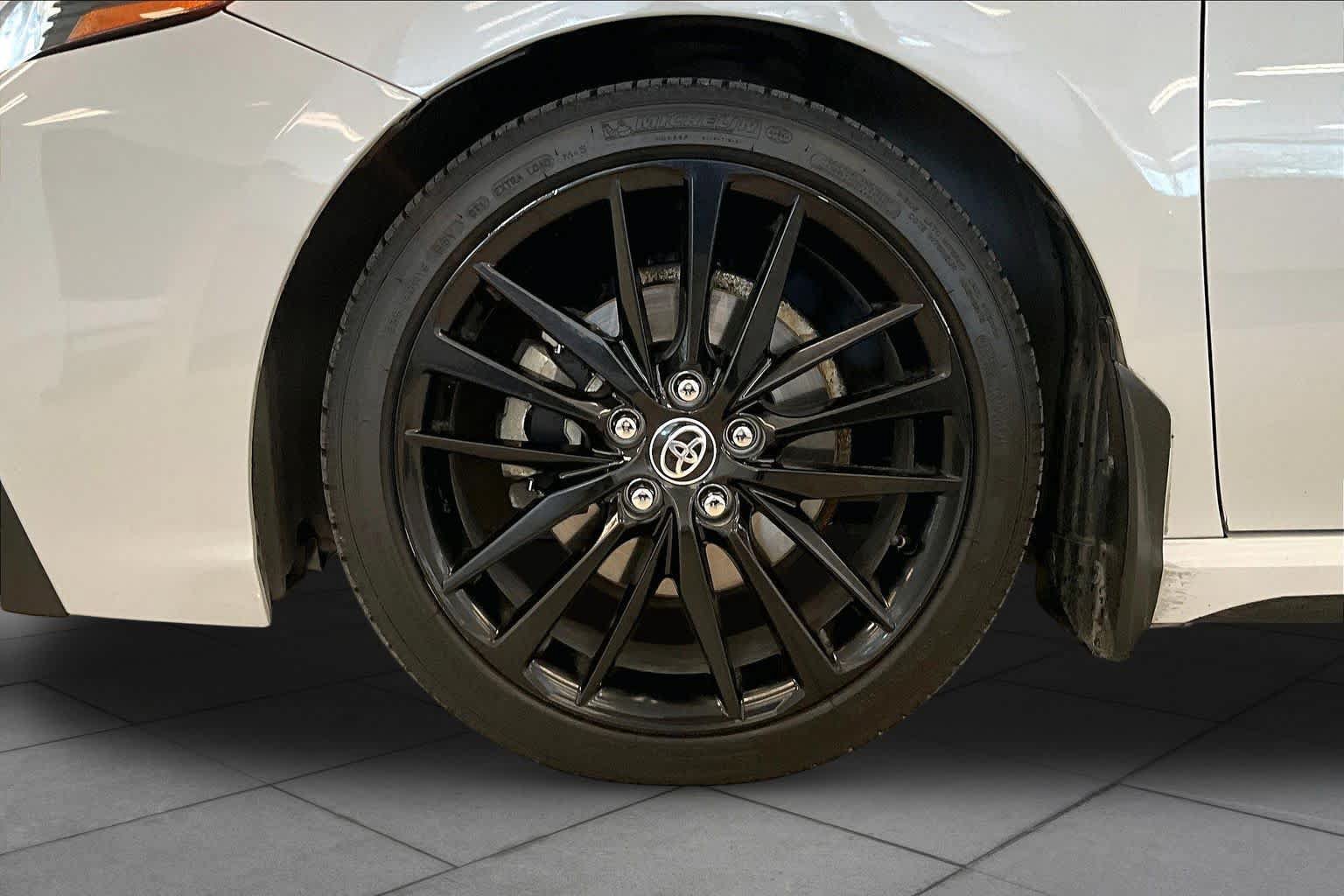 Used 2022 Toyota Camry XSE FWD image 9