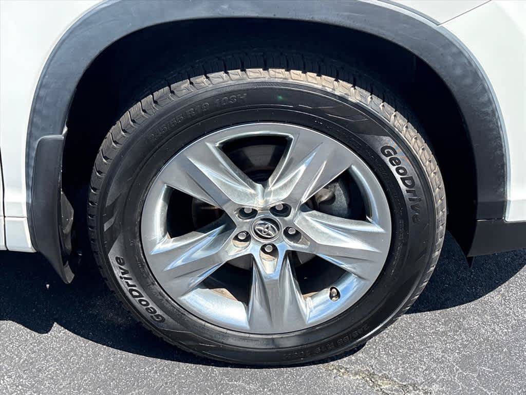 Used 2019 Toyota Highlander Limited AWD/4WD image 32