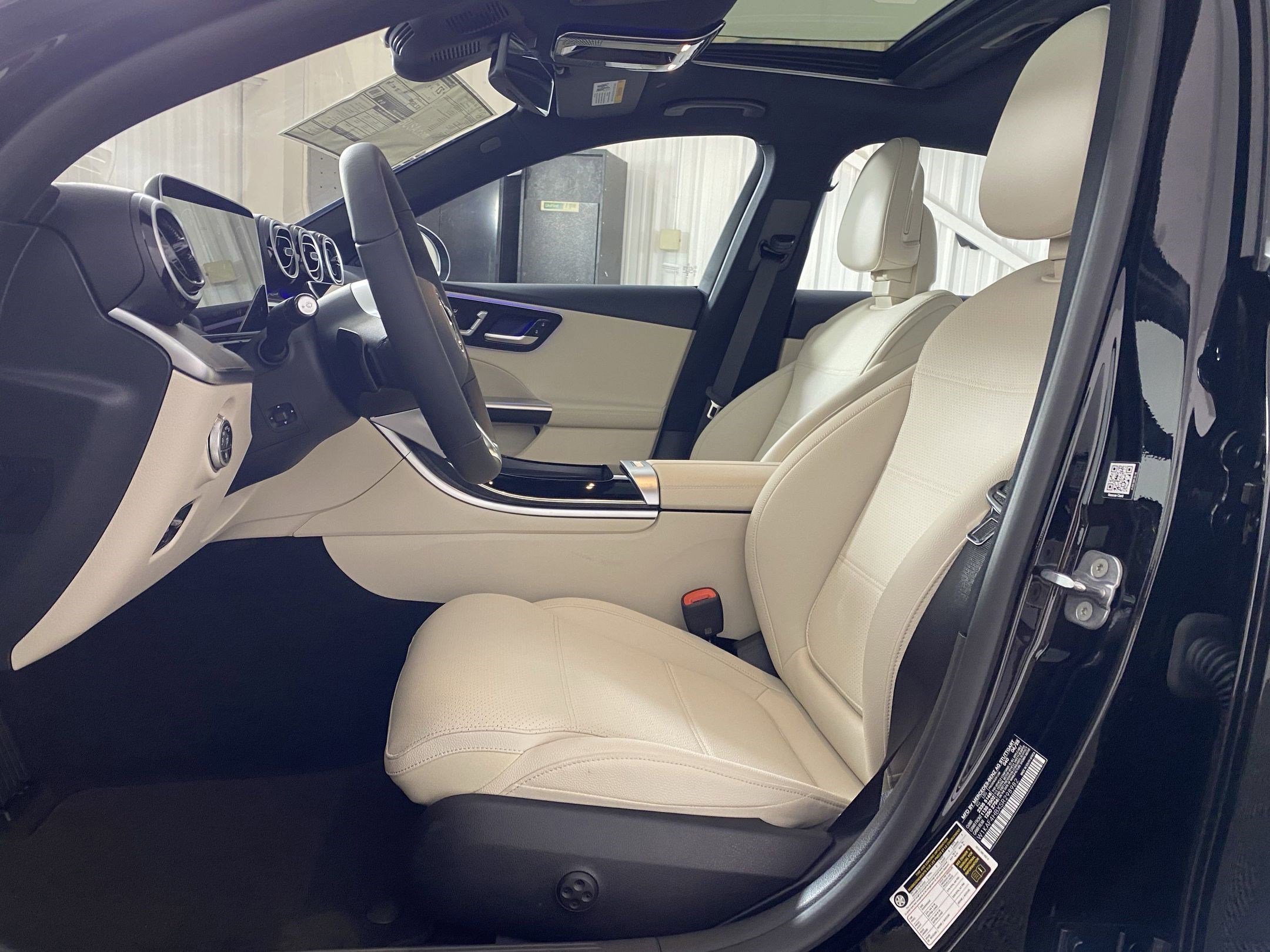 Used 2025 Mercedes-Benz C 300 C 300 image 4