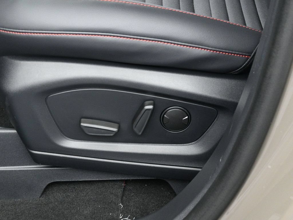 New 2026 Ford Explorer ST-Line w/ ST-Line Street Pack RWD image 11