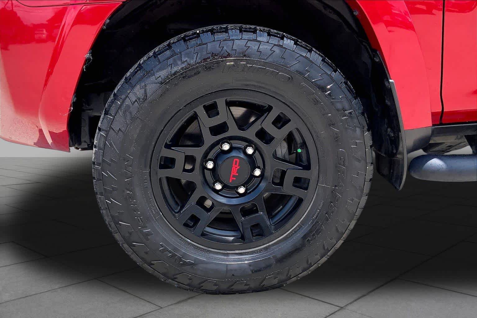 Used 2023 Toyota 4Runner SR5 Premium w/ Moonroof Package AWD/4WD image 11