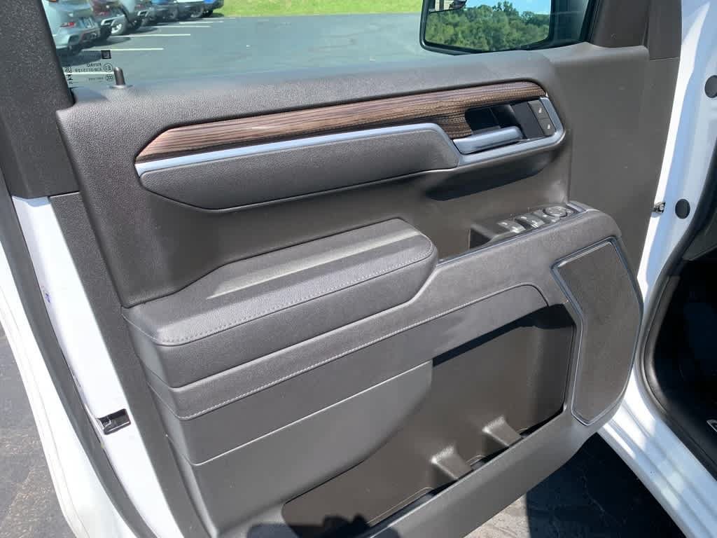 Certified 2025 Chevrolet Silverado 1500 LT AWD/4WD image 18