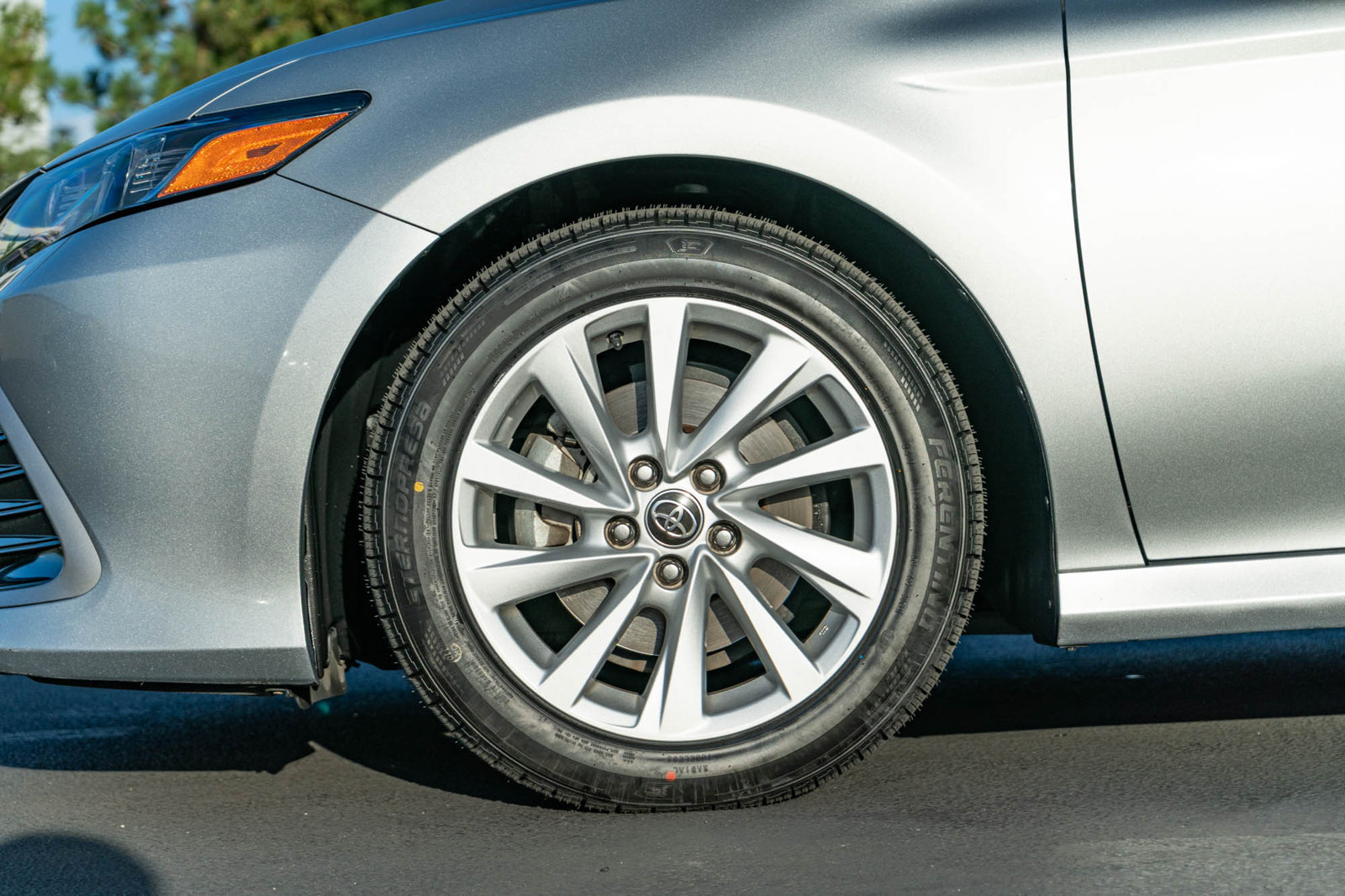 Certified 2022 Toyota Camry LE AWD/4WD image 5