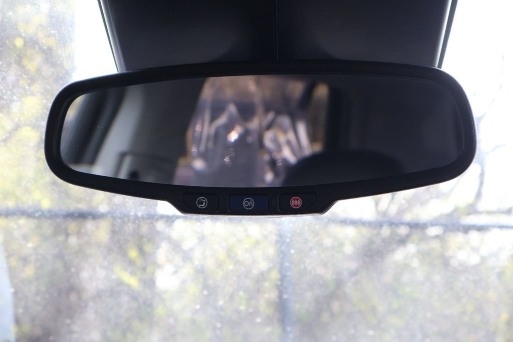 Used 2022 Chevrolet Trax LT w/ LT Convenience Package image 24