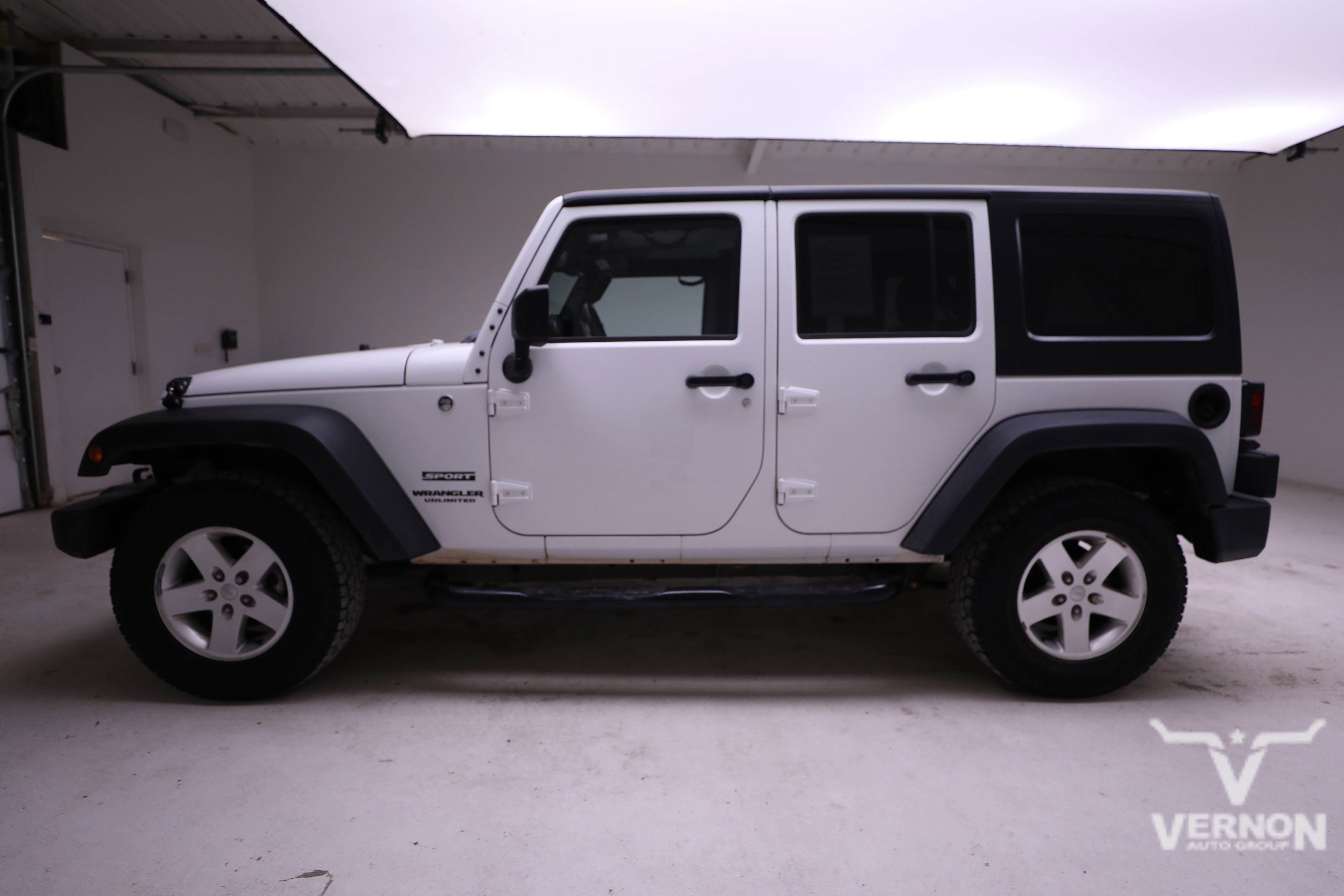 Used 2013 Jeep Wrangler Unlimited Sport image 2